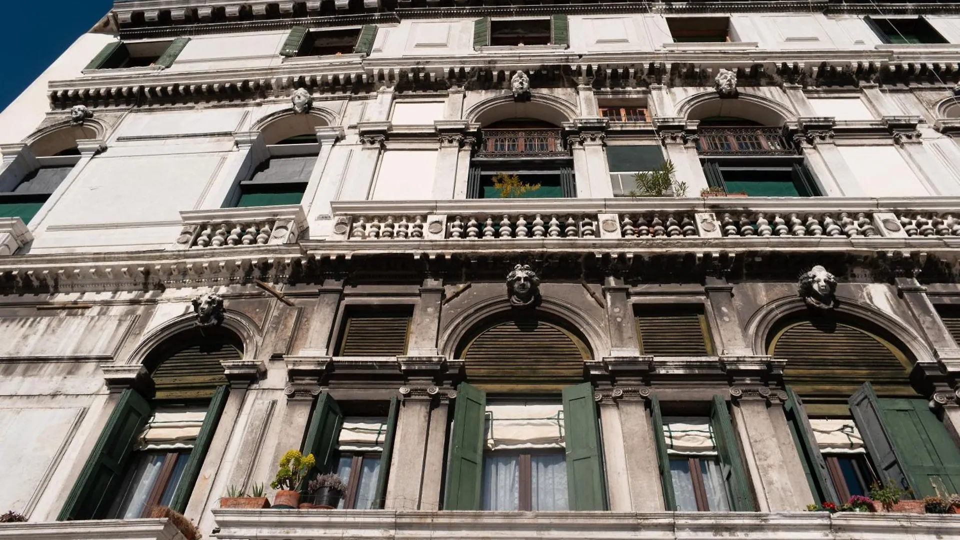 Rousseau'S Apartment Venice