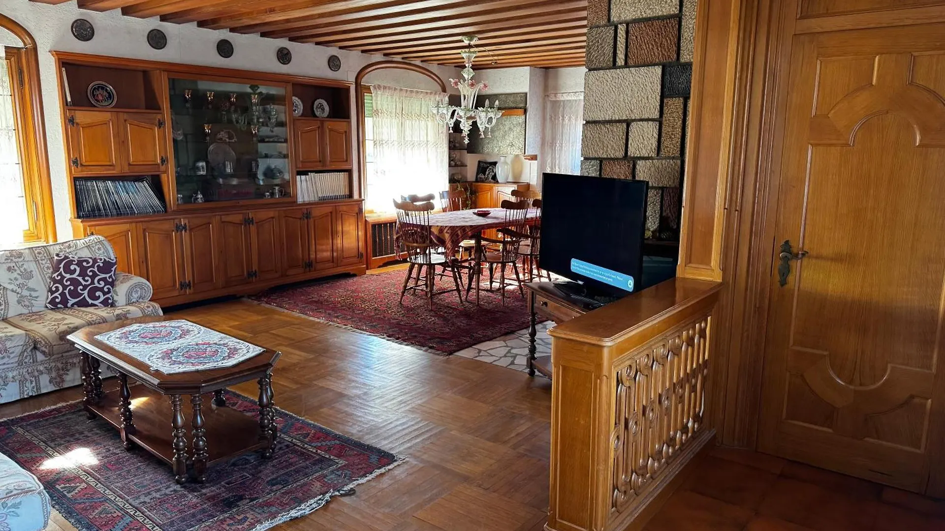 Rousseau\'S Apartment location