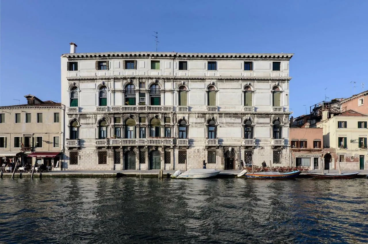 Rousseau'S Apartment Venice